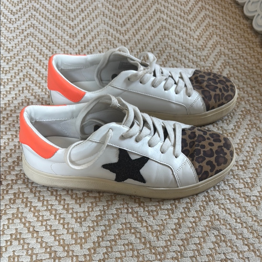 Steve Madden Women’s Sneakers Size 8.5 Black Star with Leopard print and Orange